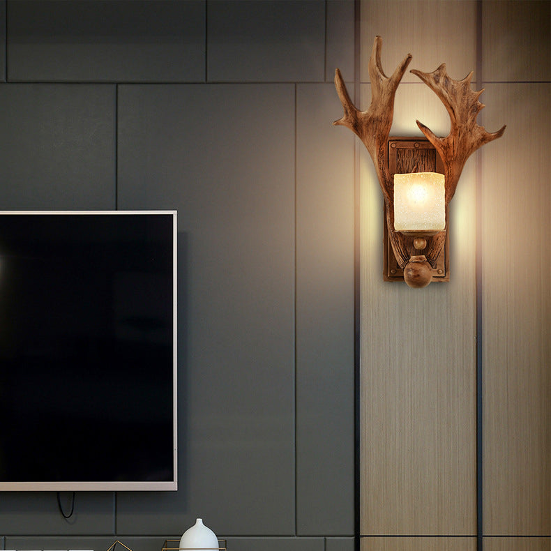 Applique murale contemporaine scandinave en résine avec cylindre à bois de cervidé et verre à 1 lumière pour salon 