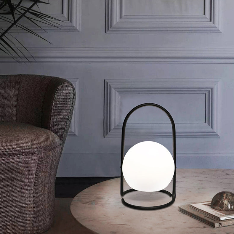 Lampe de table LED suspendue rechargeable en forme de boule, œuf, cube, cylindre en métal nordique contemporain pour chevet 