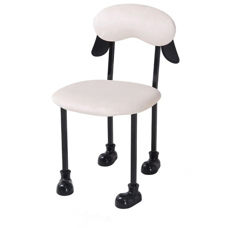 Chaise contemporaine créative en forme de chiot en velours rembourré avec cadre en acier inoxydable, dossier ouvert et sans accoudoirs pour le salon 