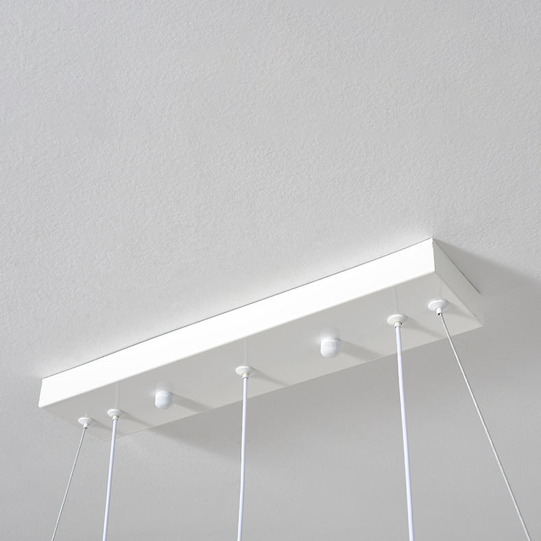 Zeitgenössischer skandinavischer runder Halbkreis-LED-Kronleuchter aus Eisen, Aluminium, Acryl für Wohnzimmer 