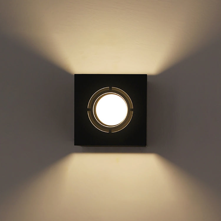 Applique murale moderne minimaliste carrée en fer à 1 lumière pour salon 