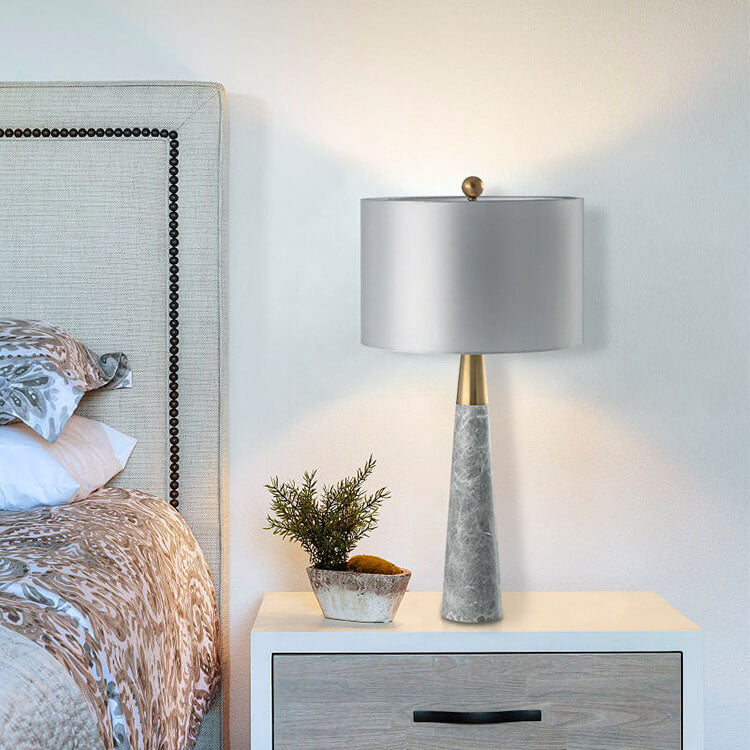 Abat-jour en tissu simple moderne, base en marbre gris, lampe de table à 1 lumière 