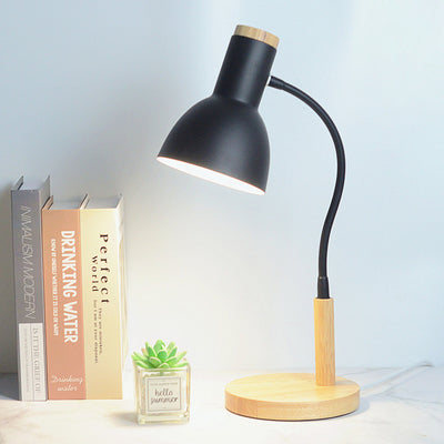 Zeitgenössische nordische Tischlampe aus Eisen mit rundem Schirm und Holzsockel, 1 Licht, für das Home Office 