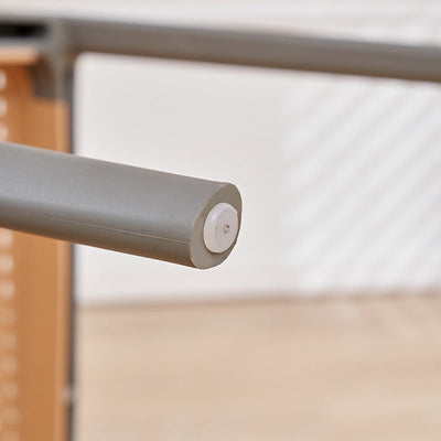 Chaise de salle à manger empilable en plastique ressemblant à du rotin carré à la simplicité contemporaine avec accoudoirs et dossier pour salle à manger 