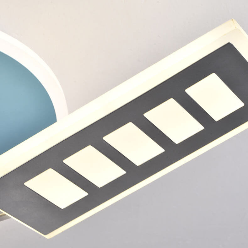 ضوء سقف للأطفال بتصميم بسيط ومبدع على شكل رائد فضاء LED 