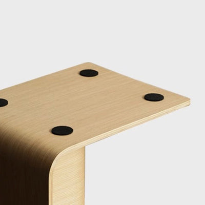 Table d'appoint en bois massif minimaliste moderne en forme de C avec rangement pour le salon 