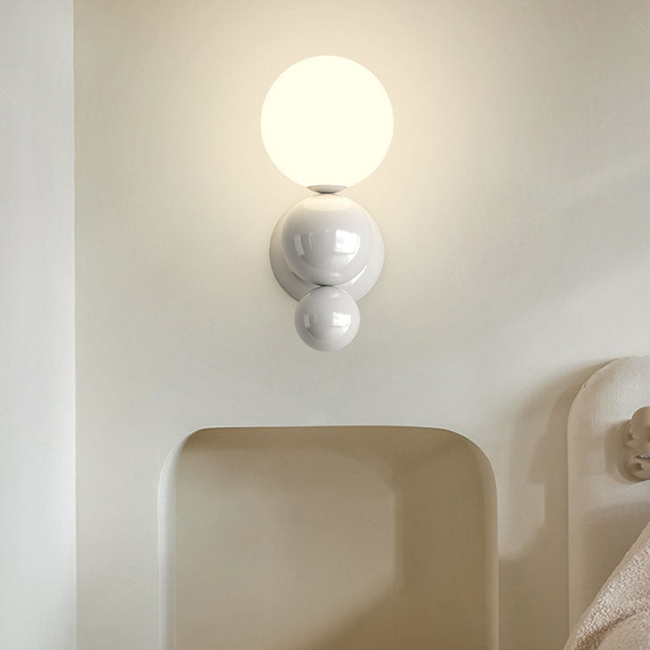 Französische Creme-Stil Perlenform Kunststoff Eisen 1-Licht Wandleuchte 