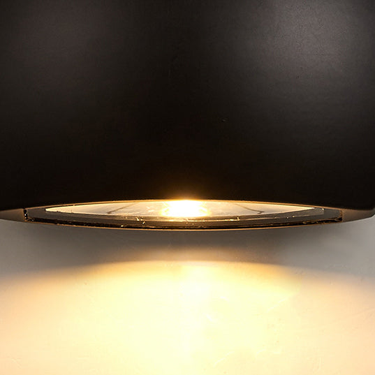 Zeitgenössische industrielle Halbkreis-Aluminium-LED-Außenwandleuchterlampe für den Garten 