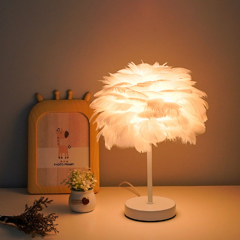 Lámpara de Mesa USB LED Creativa Contemporánea con Plumas para Dormitorio 