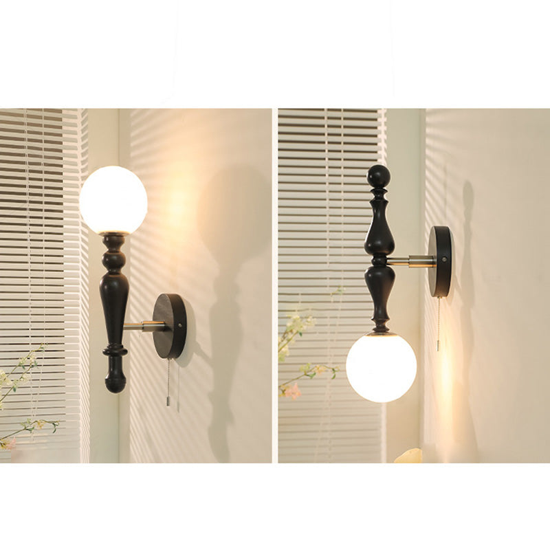 Applique murale contemporaine rétro en bois, aluminium et verre avec boule à 1 lumière pour chambre 