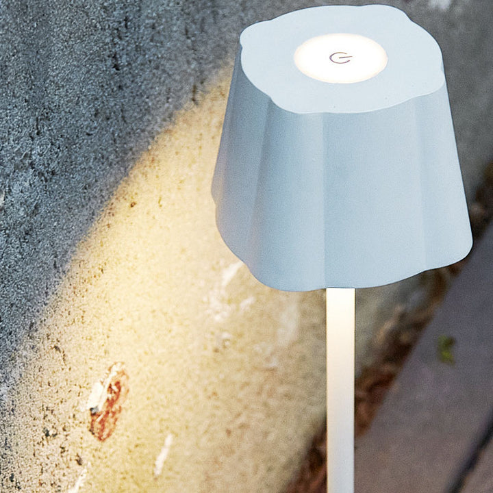 Zeitgenössische nordische Einfachheit Metall Pilz LED Tischlampe für das Schlafzimmer 