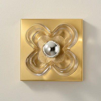 Moderne minimalistische runde quadratische Kleeblatt-Kupferglas-1-Licht-Wandleuchte für Schlafzimmer 