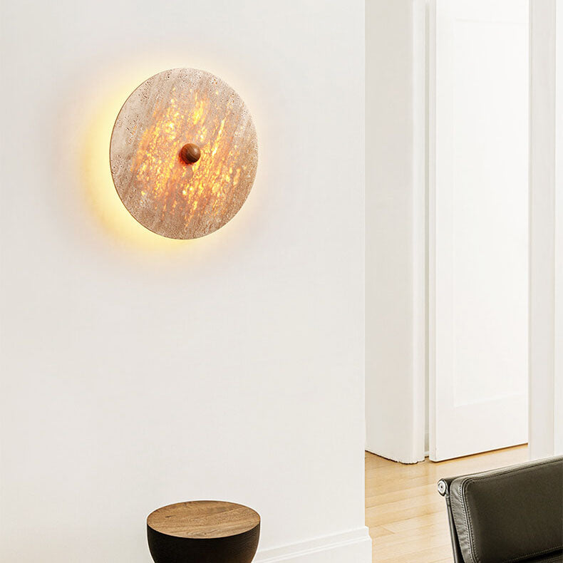 Zeitgenössische kreative runde gelbe Travertin-LED-Wandleuchte für das Schlafzimmer 