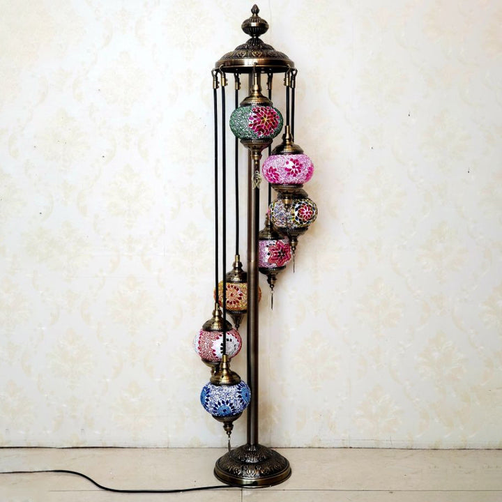 Lámpara de pie de vidrio teñido de hierro con bola ovalada tradicional Tiffany de 5/7 luces para sala de estar 