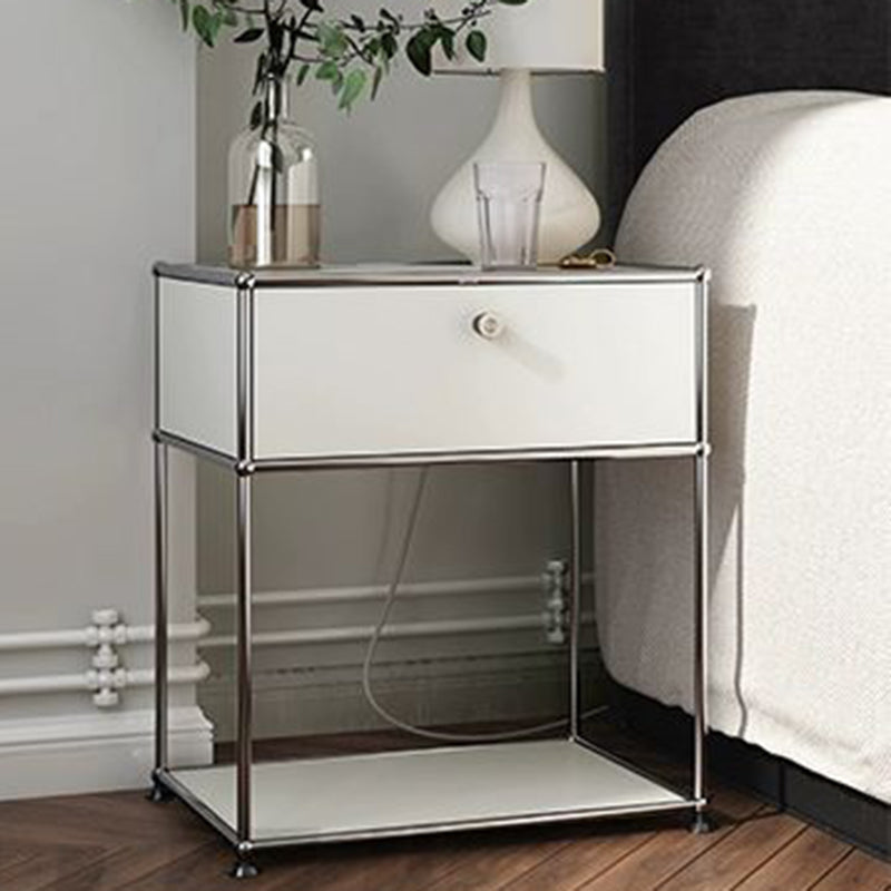 Table de nuit moderne minimaliste en acier inoxydable avec cadre carré, planche à vide en plastique et 1 tiroir pour chambre 