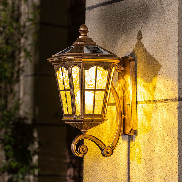 Traditional European Solar Outdoor Lantern Aluminum Glass Waterproof 1-Light Wall Sconce Lamp for Outdoor Patio