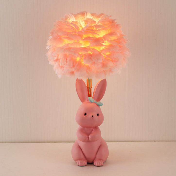 Lampe de table à 1 lumière en verre avec orbe en métal et plumes de lapin Art Déco moderne pour chambre à coucher 