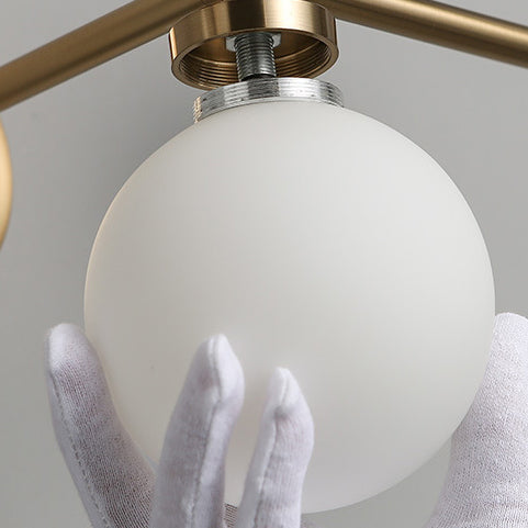 Moderne Mid-Century Wandleuchte aus Eisen mit Glaskugel, 1/2/3-flammig, für das Schlafzimmer 