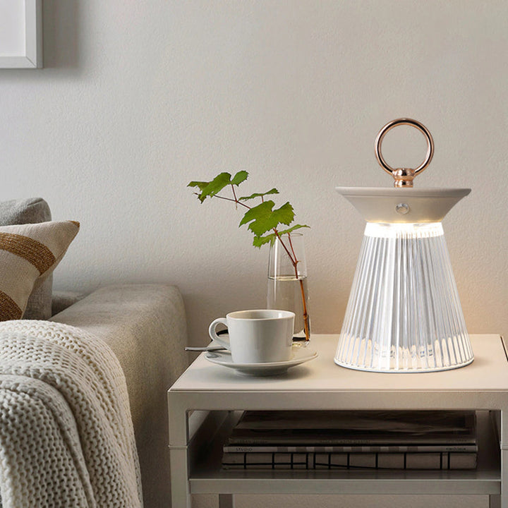Lámpara de Mesa LED Portátil de Hierro Acrílico Semi-Cónica de Simplicidad Contemporánea Luz Nocturna para Dormitorio 