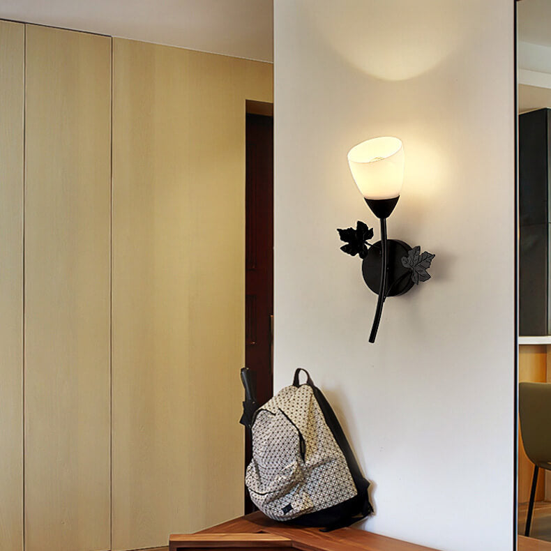 Zeitgenössische skandinavische Blumeneisenglas 1/2 Licht Wandleuchte Lampe für Wohnzimmer 