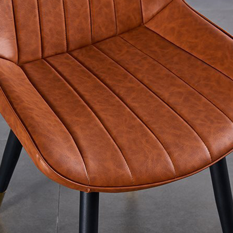 Chaise de salle à manger moderne de luxe carrée incurvée en similicuir avec dossier sans accoudoirs pour salle à manger 