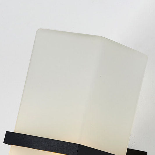 Applique murale 1 lumière avec abat-jour en verre dépoli étanche pour extérieur industriel 