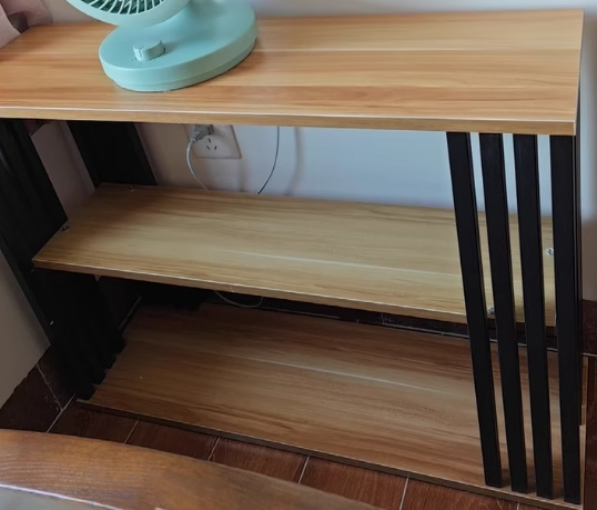 Traditioneller rechteckiger Vintage-Beistelltisch aus Spanplatte und Stahl, 3 Ebenen, für das Wohnzimmer 