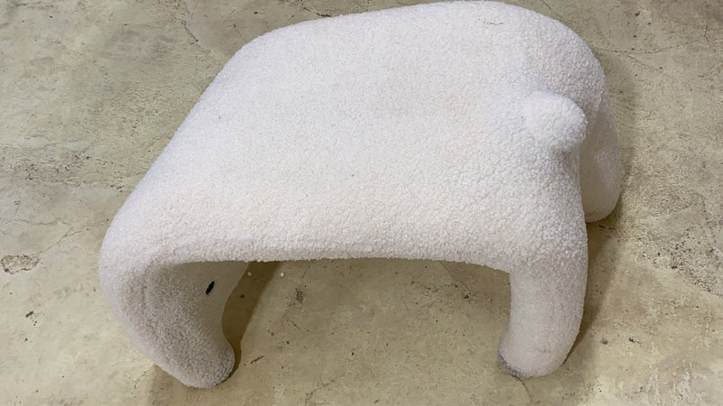 Taburete de tocador sin brazos de diseño de gato de piel sintética curvada creativa contemporánea para sala de estar 