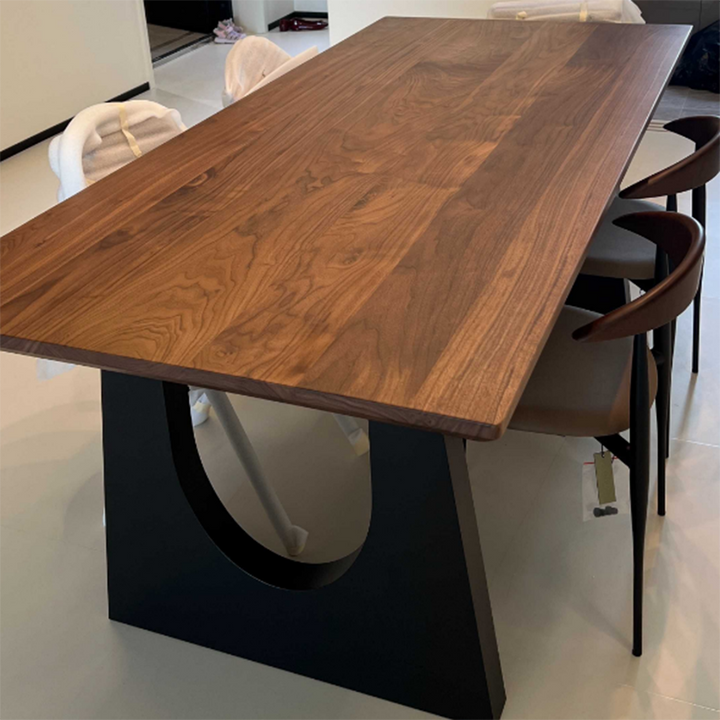 Table à manger rectangulaire moderne minimaliste en pin, fer forgé et acier au carbone, en forme de U, pour 6/8 places 