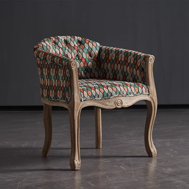 Silla de acento tradicional francesa de madera maciza y tela de lino tapizada con reposabrazos y respaldo para sala de estar 