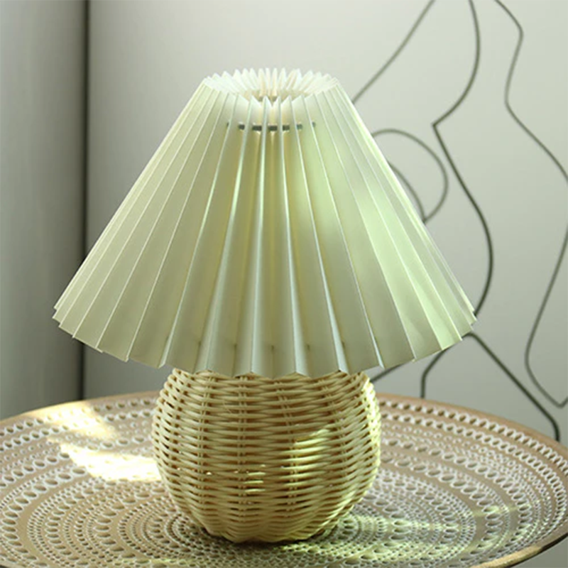 Zeitgenössische Retro Plissee Stoff Runde Keramik Basis 1-Licht Tischlampe für Schlafzimmer
