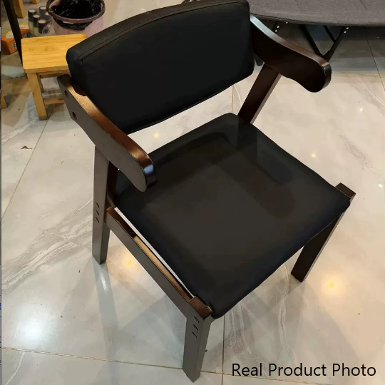 Chaise de salle à manger contemporaine scandinave en hévéa, coton-lin, microfibre et cuir, carrée incurvée, avec dossier et accoudoirs pour salle à manger 