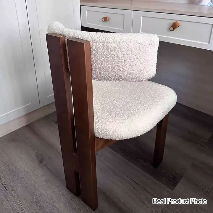 Chaise de salle à manger contemporaine scandinave semi-ronde en bois massif avec dossier en éponge à haute résilience en laine d&
