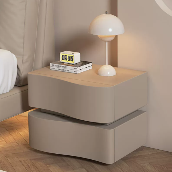 Table de chevet contemporaine en cuir de Napa créatif avec bois massif, métal, carré incurvé avec 2 tiroirs pour chambre 