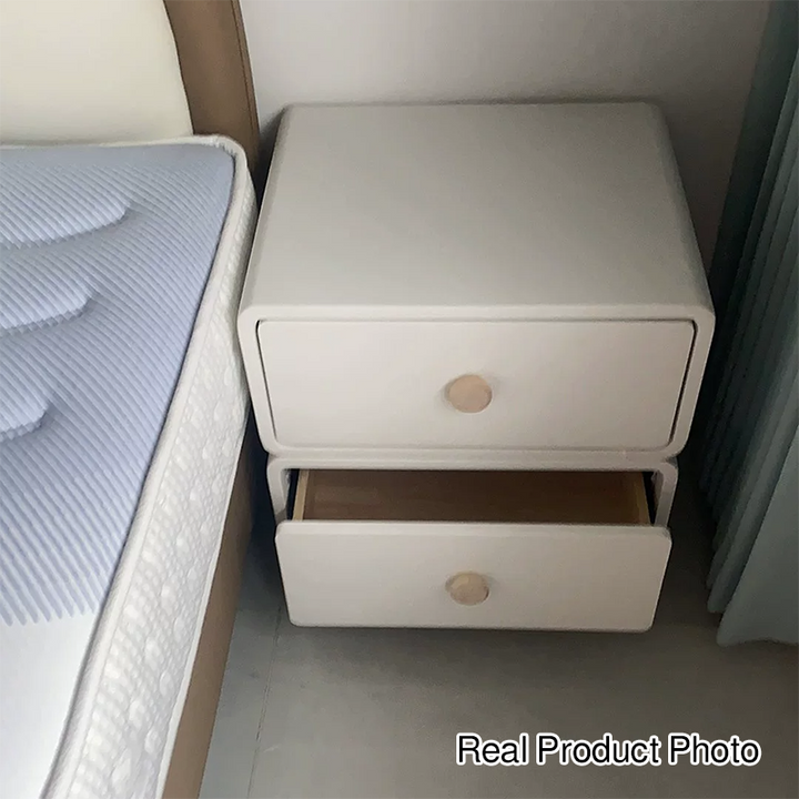 Moderner skandinavischer quadratischer Nachttisch aus MDF, Massivholz, Kunstleder und Edelstahl mit 2 Schubladen fürs Schlafzimmer 
