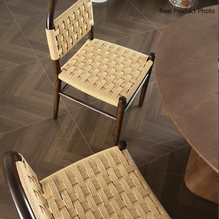 Moderner ovaler Esszimmerstuhl im Mid-Century-Stil mit halbhohler Rückenlehne aus Kautschukholz und Kraftseil für das Esszimmer 