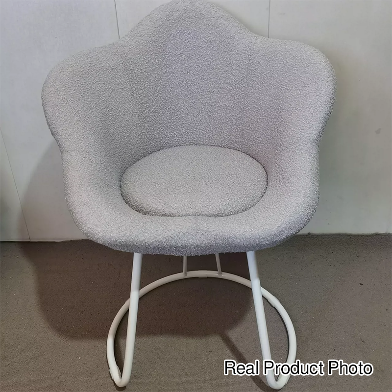 Moderner drehbarer Schminkhocker im nordischen Stil mit Sherpa-Stoff, Eisen und Blütenblatt-Design, mit Rückenlehne und Armlehnen, für das Schlafzimmer 