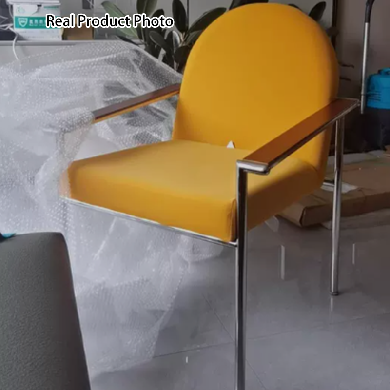 Moderner minimalistischer Esszimmerstuhl mit rechteckigem Sitzkissen, Gestell aus Eisen, Massivholz &amp; Sperrholz, Hanfstoff- und Schwammpolsterung, mit Rückenlehne und Armlehnen, für das Esszimmer 