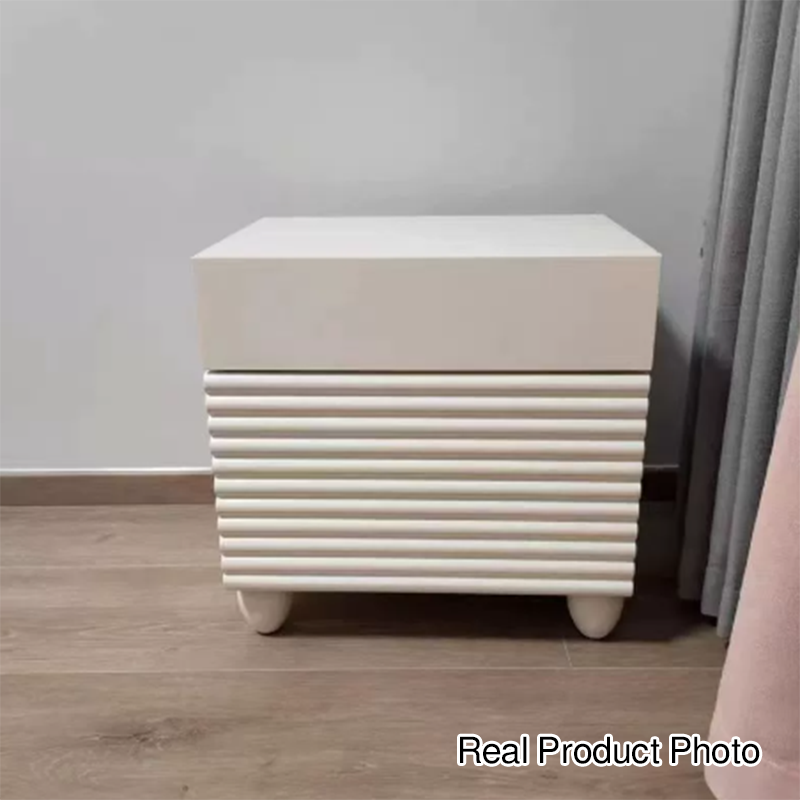 طاولة جانبية مربعة ذات درجين بتصميم عصري سكندنافي كريم لغرفة النوم 