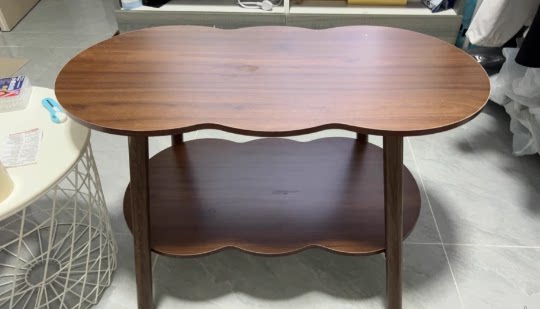 Moderner minimalistischer ovaler Couchtisch in Wolkenform aus Holz-MDF, 1/2 Ebenen, für das Wohnzimmer 
