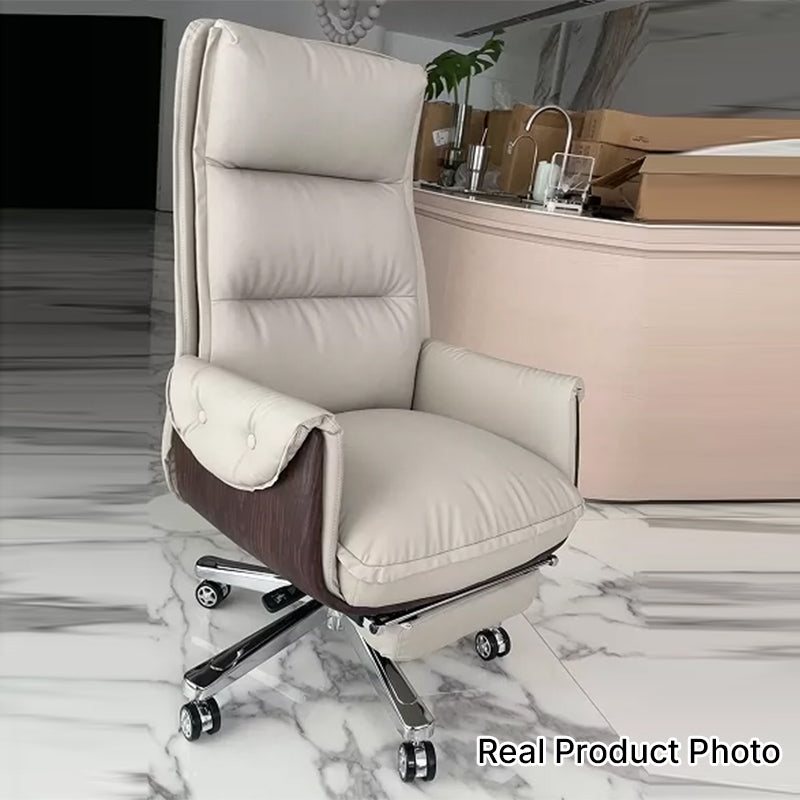 Moderner Luxus-Bürostuhl aus echtem Leder, Sperrholz und Aluminium, rechteckige Rückenlehne, mit Fußstütze und Rollen für Arbeitszimmer und Homeoffice 