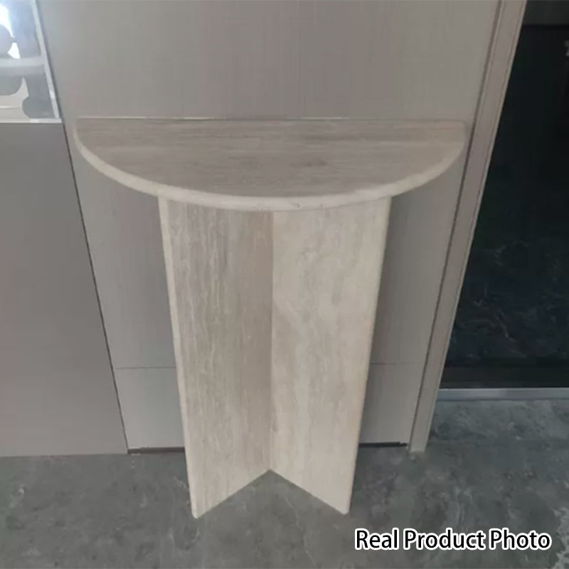Table console demi-lune en travertin naturel moderne et minimaliste, adossée au mur, peu encombrante, pour salon et entrée 