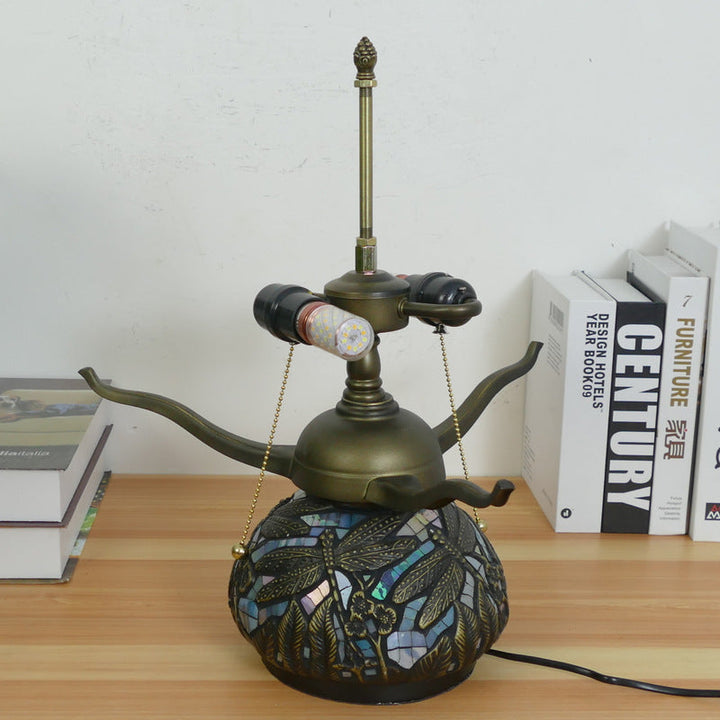 Lampe de table traditionnelle Tiffany en verre de fer conique avec libellule et nénuphar à 2/3 lumières pour étude 