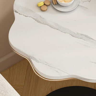 Table d'appoint contemporaine simplicité forme de pétale en marbre cadre en acier triangulaire à 2 niveaux pour salon 