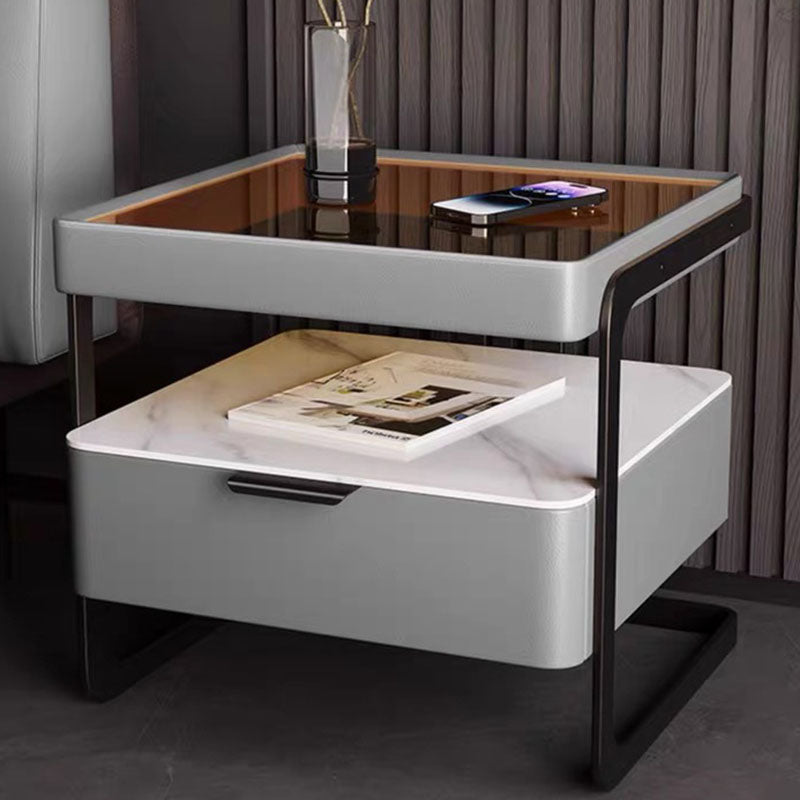 Table de nuit contemporaine nordique rectangulaire en verre renforcé, cuir, dalle de fer et bois avec 1 tiroir pour chambre 