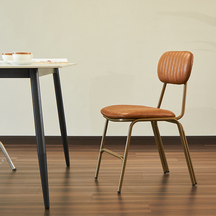 Chaise de salle à manger contemporaine en cuir industriel avec dossier et repose-pieds en fer carré à rayures elliptiques 
