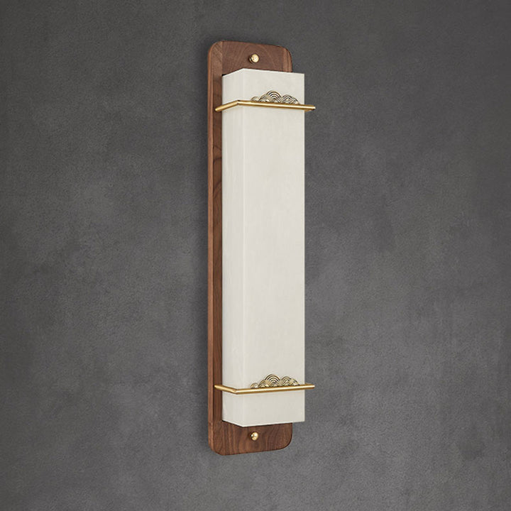 Applique murale LED rectangulaire en laiton chinois traditionnel avec noix en acrylique pour chevet 