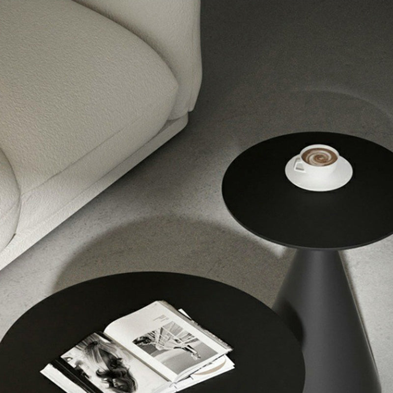 Moderner minimalistischer runder Kegel-Aluminium-Metall-Beistelltisch 1-stufig für das Wohnzimmer 