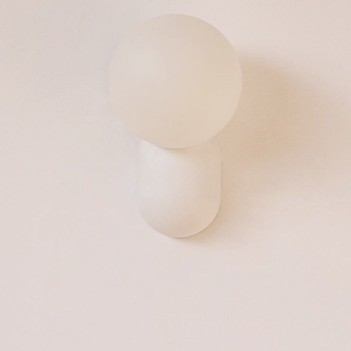 Macaron-Creme-Stil Harz-Glaskugel 1-Licht Wandleuchte 