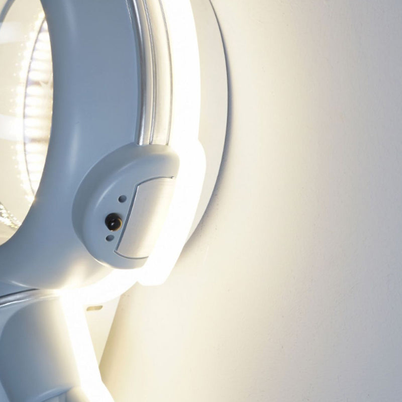 Luz de techo empotrada astronauta de resina acrílica metálica creativa contemporánea para dormitorio 